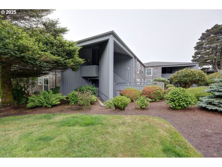 Property Photo: 1729 Gearhart Green Dr 510 OR 97138