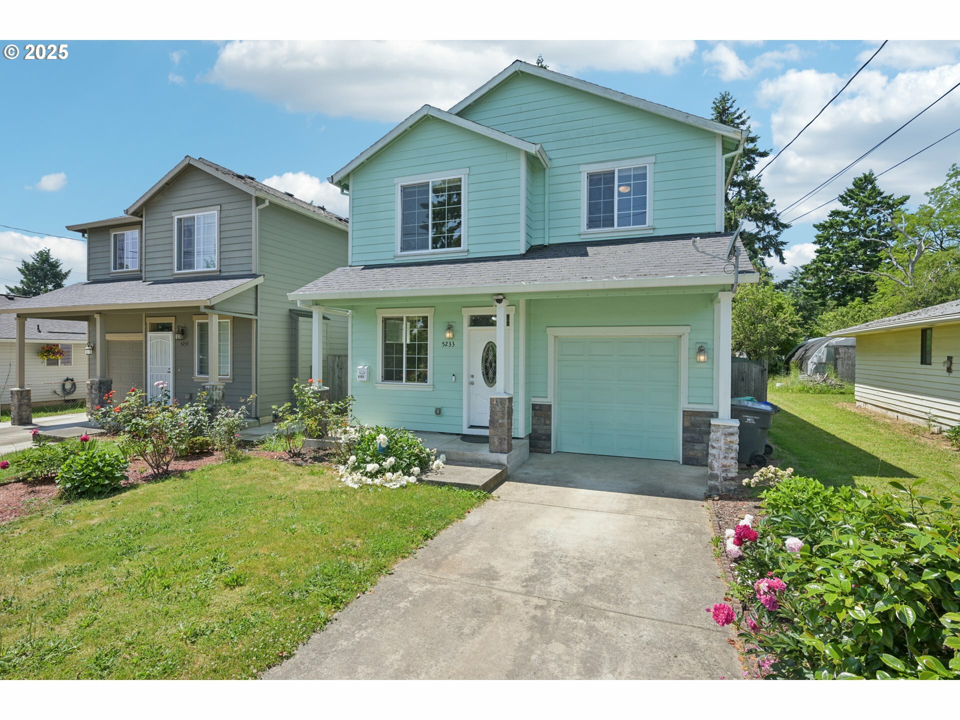Property Photo: 5233 SE 109th Ave OR 97266