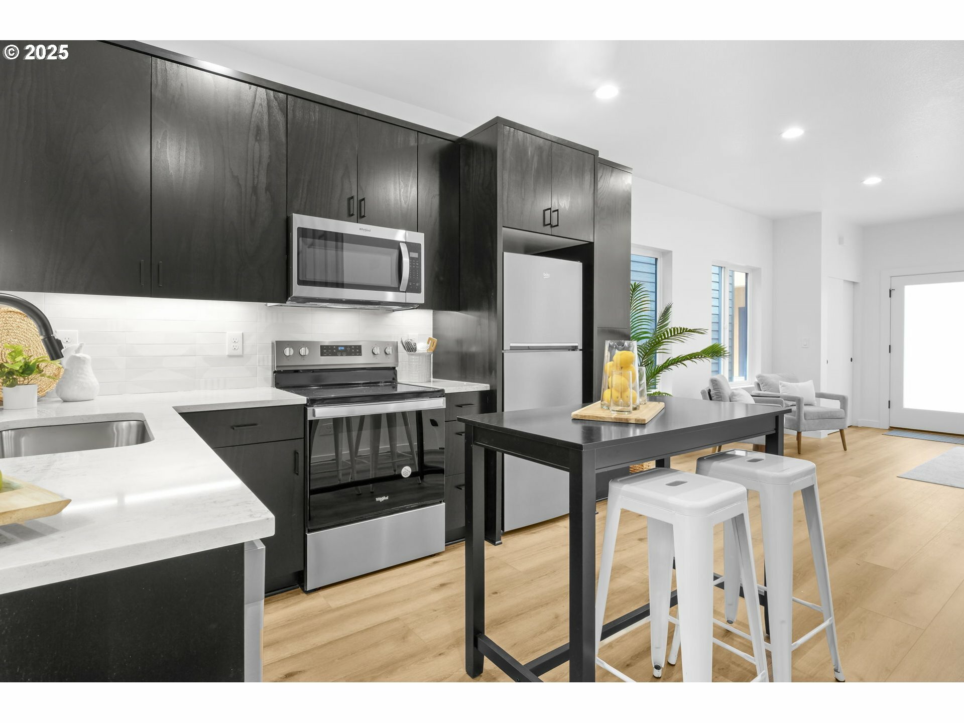 Property Photo: 3530 NE 44th Ave OR 97212