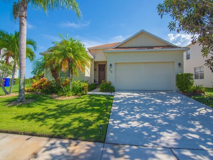 Property Photo:  758 Carriage Lake Way  FL 32968 