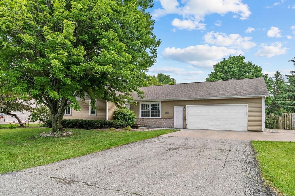 W2385 Block Road  Appleton WI 54915-9448 photo
