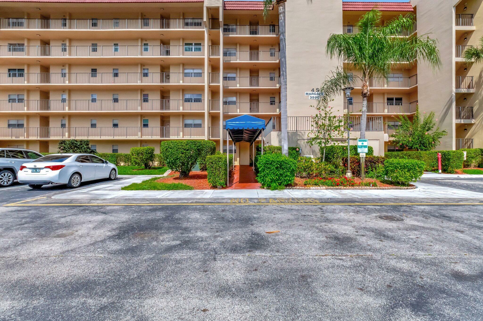 Property Photo: 3590 Via Poinciana 205 FL 33467