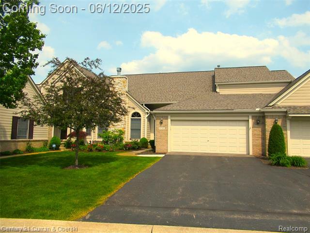 Property Photo: 16784 Lyonhurst Circle 93 MI 48168