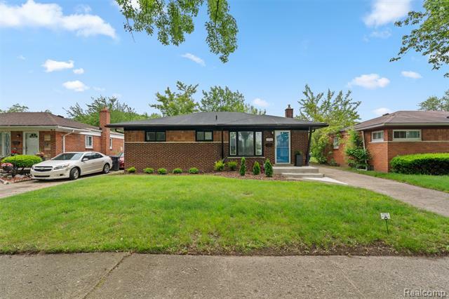 Property Photo: 30112 Matthew Street MI 48186