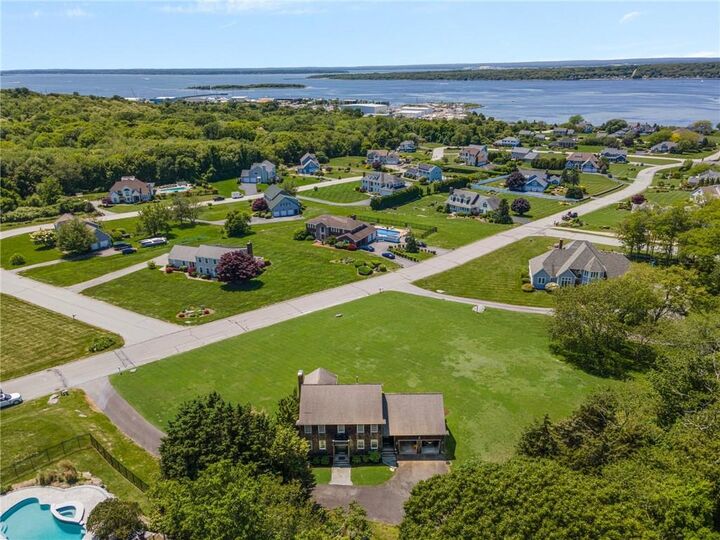 121 King Charles Drive  Portsmouth RI 02871 photo