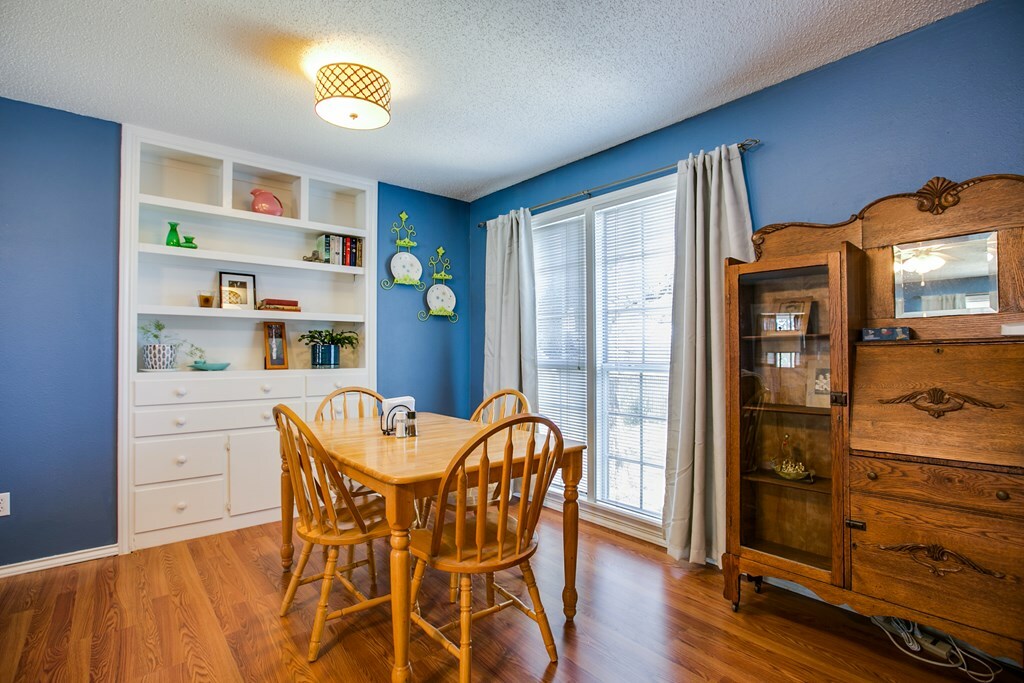 Property Photo: 211 W Lake Ave TX 76941