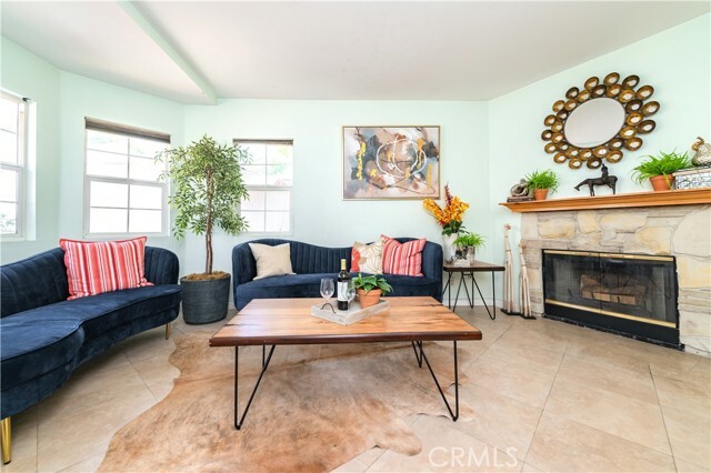 Property Photo:  530 Diamond Street C  CA 91016 