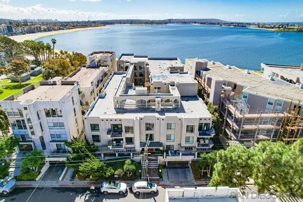Property Photo: 1235 Parker Place 2H CA 92109
