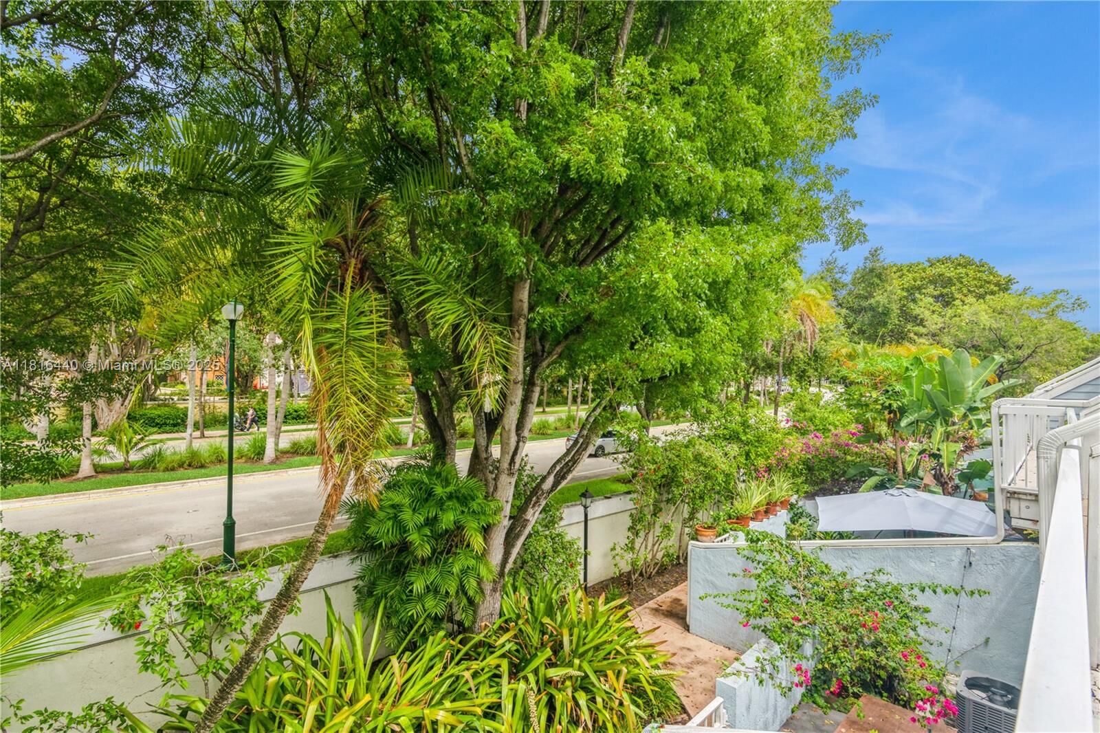 Property Photo: 798 Crandon Blvd 55-B FL 33149