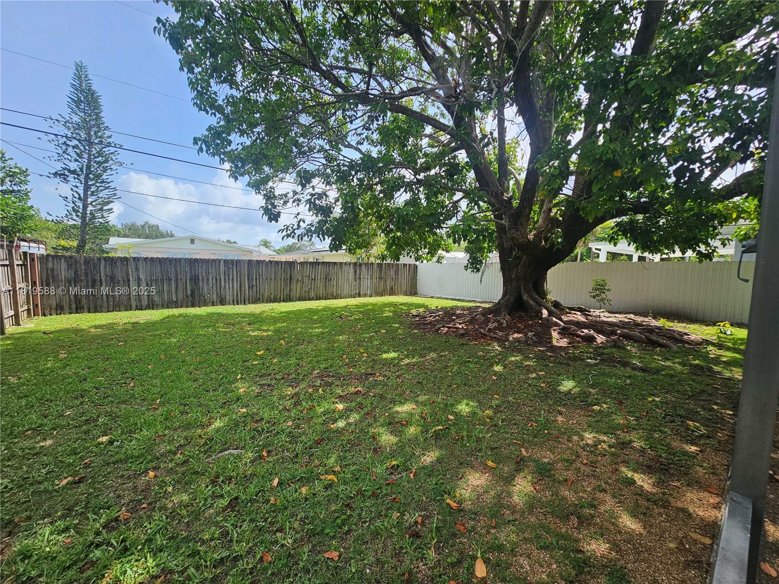 Property Photo: 131 NE 18th St FL 33030