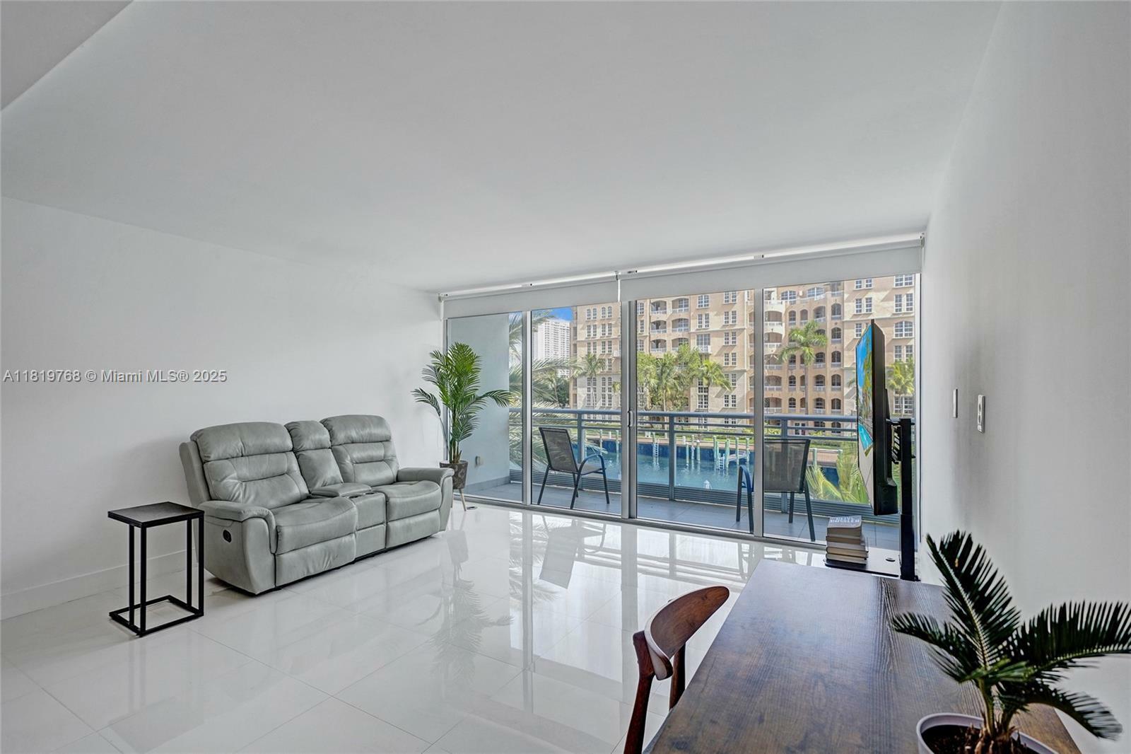 Property Photo: 2950 NE 188th Street 225 FL 33180