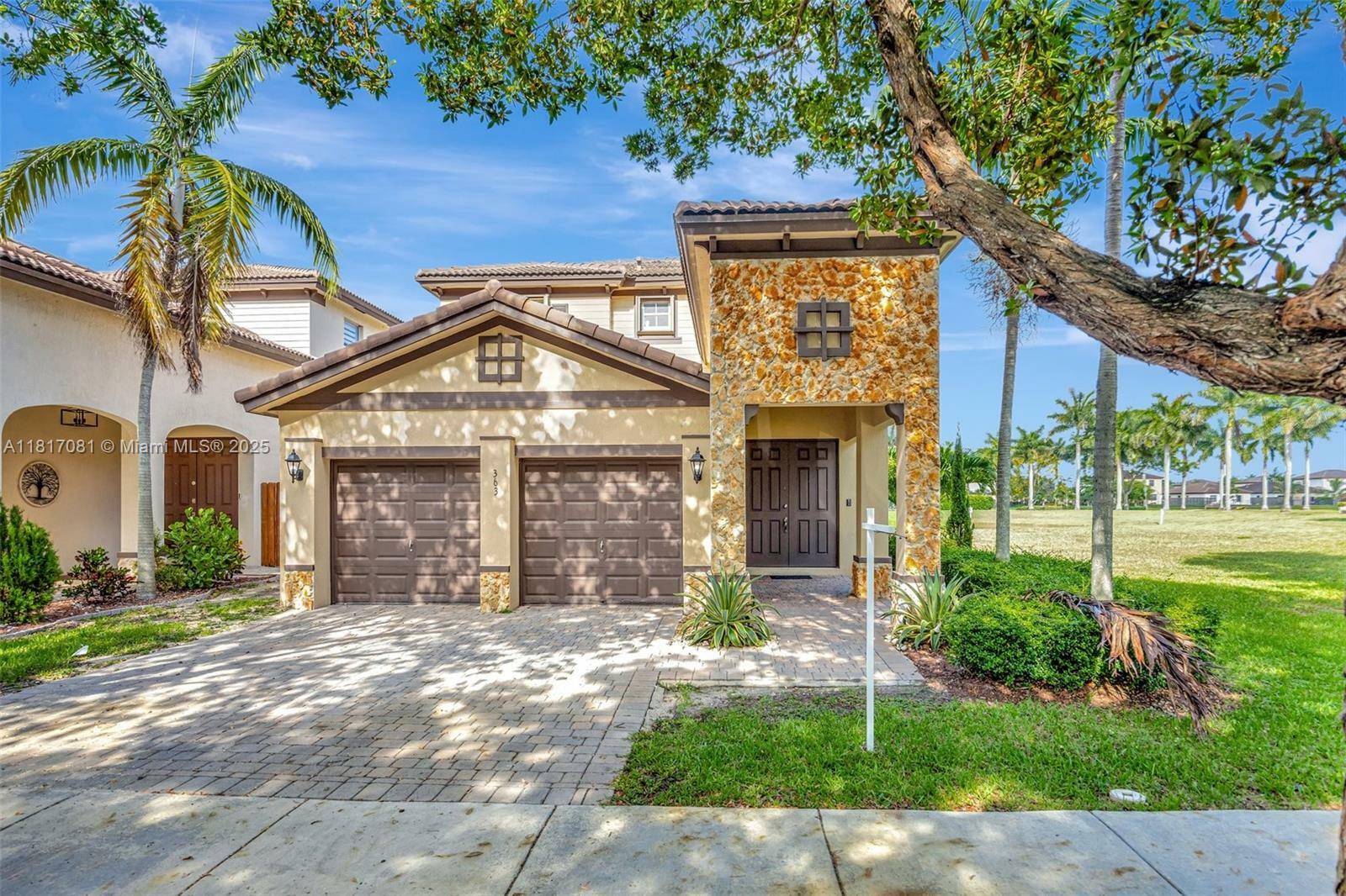 Property Photo: 363 NE 25th Ter 363 FL 33033