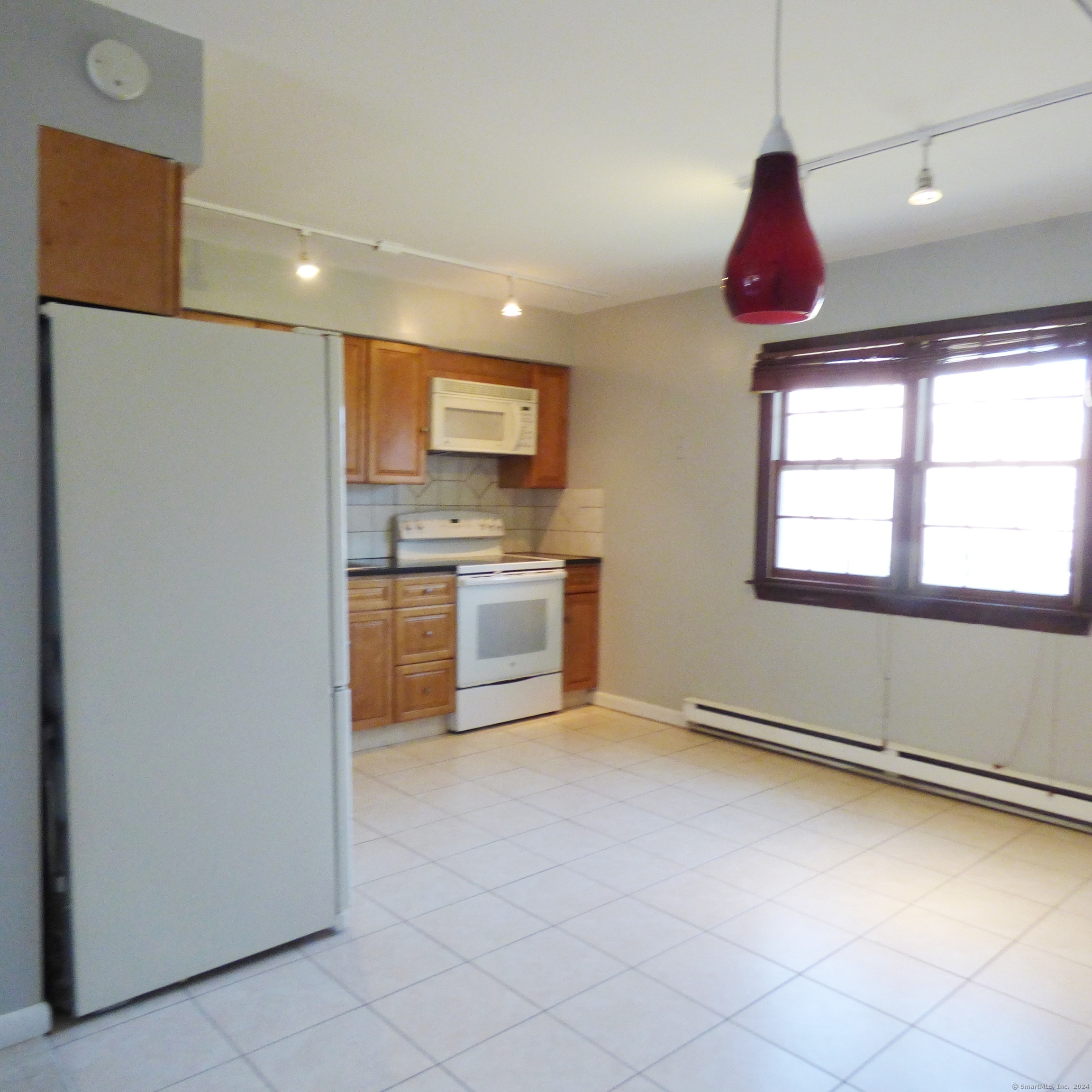 Property Photo:  62 Lindstrom Road 62  CT 06902 