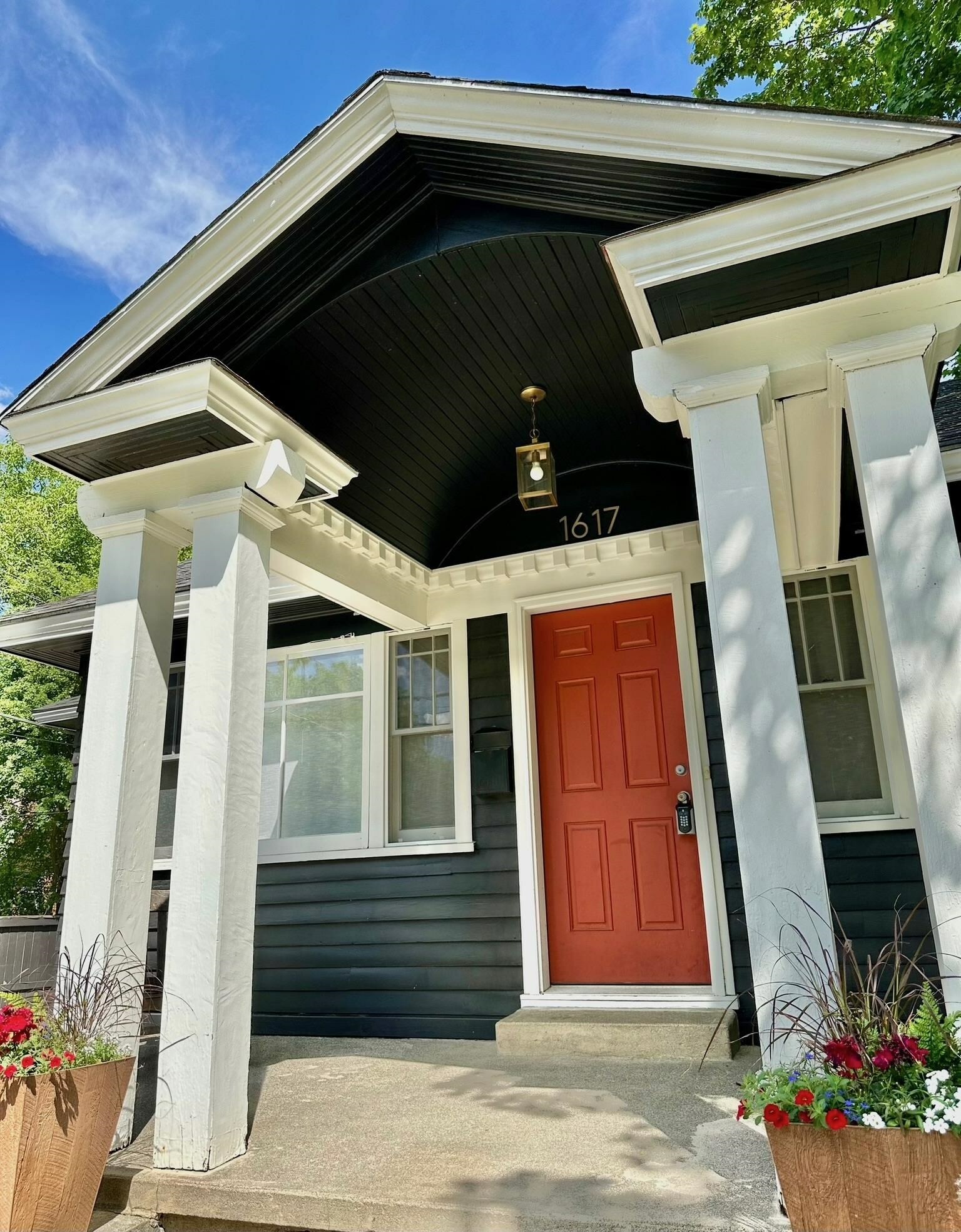 Property Photo: 1617 S Bernard St WA 99203