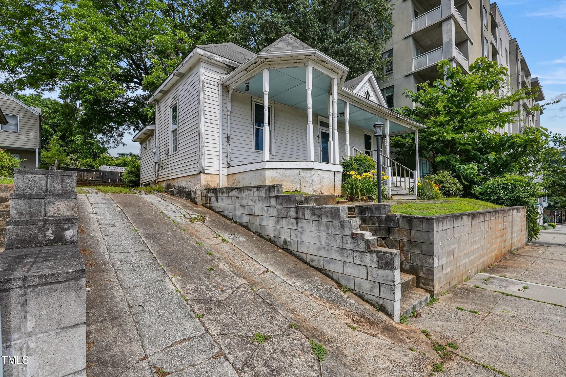 Property Photo: 407 N Boylan Avenue NC 27603
