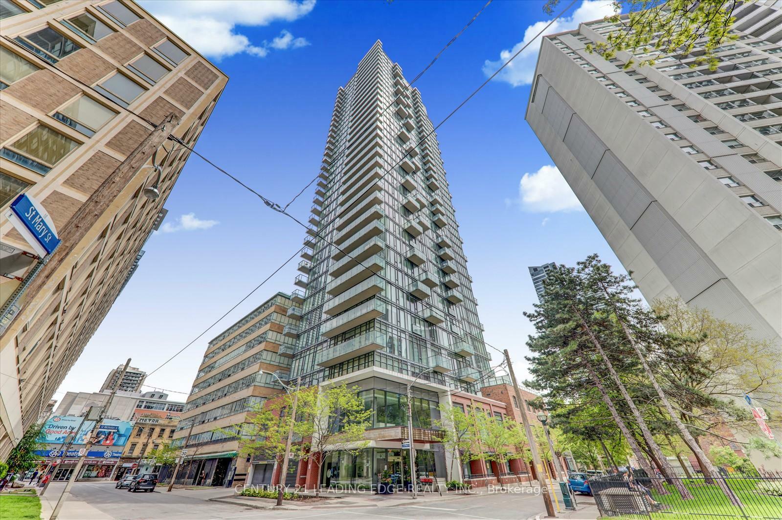 Property Photo: 75 St Nicholas Street 2304 ON M4Y 0A5
