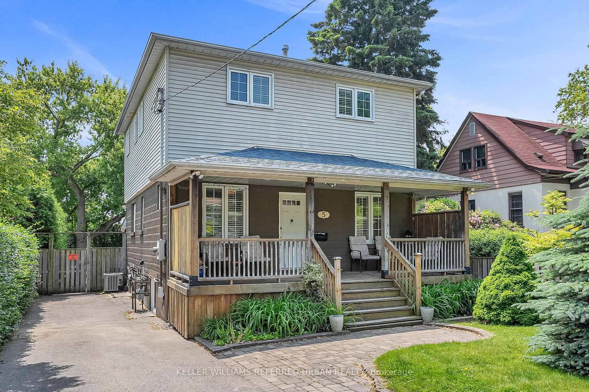 Property Photo: 5 Donora Drive ON M4B 1B3