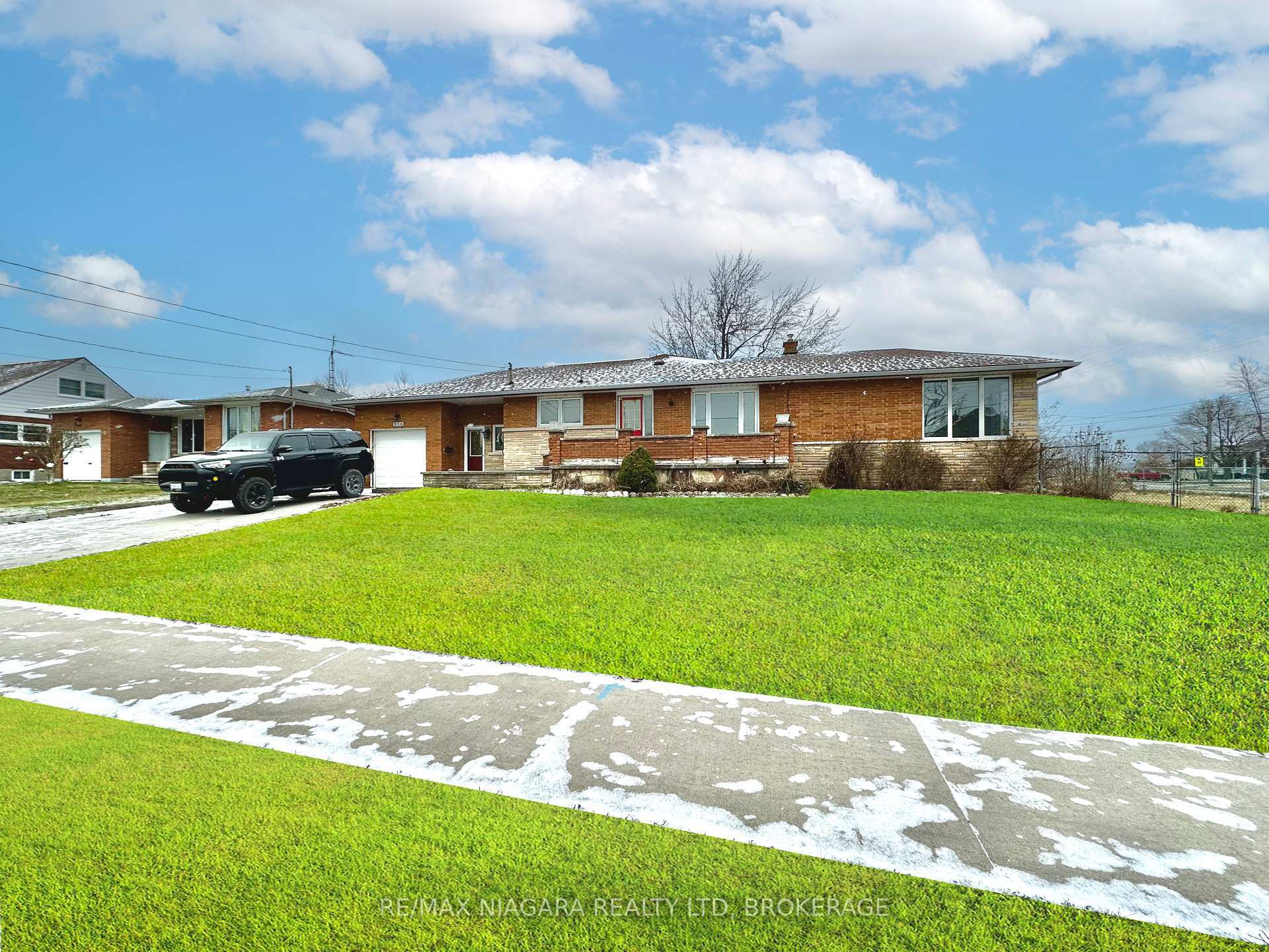 Property Photo:  114 Catherine Street  ON L2A 2H6 
