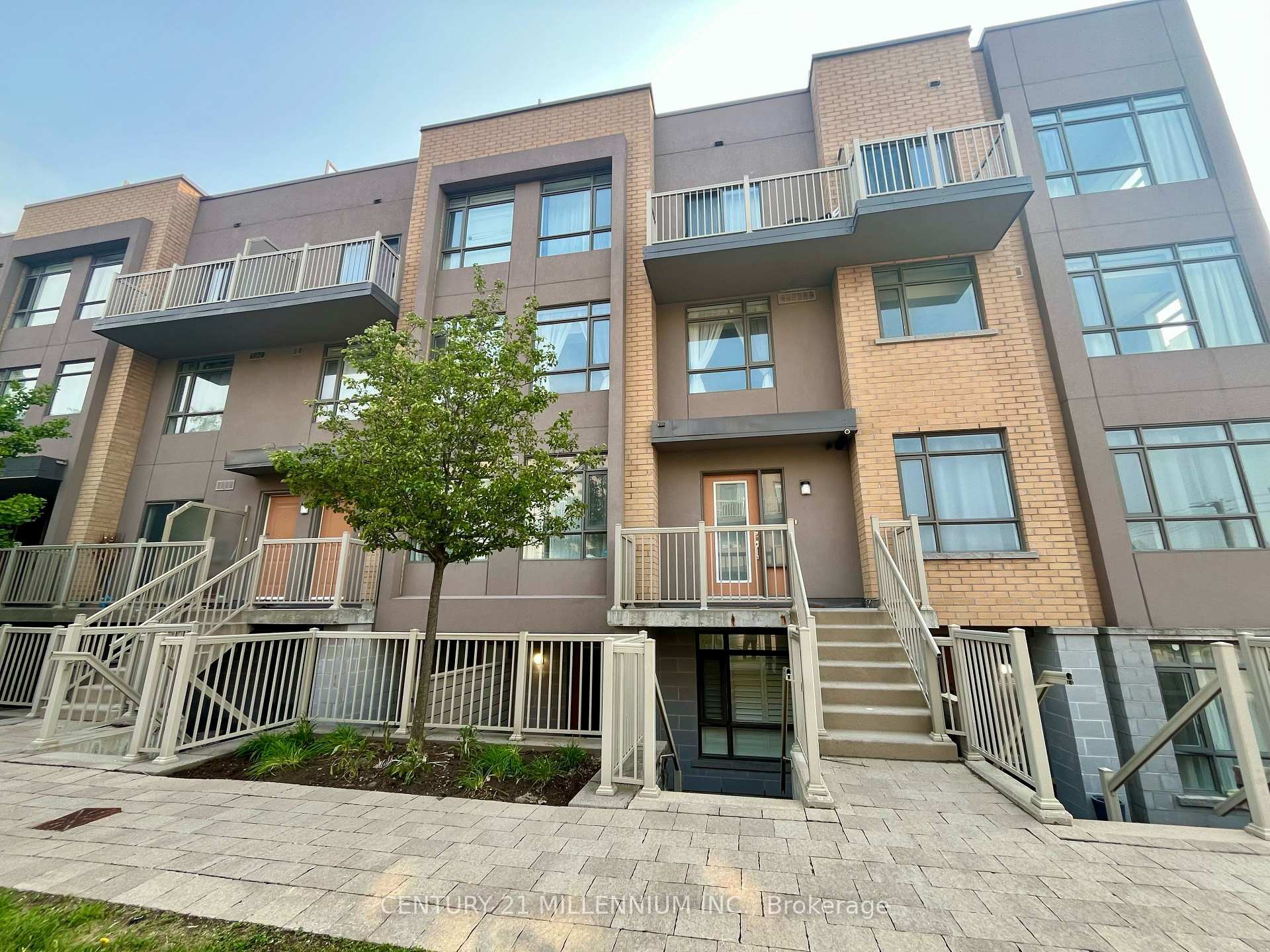 Property Photo: 80 Orchid Place Drive 106 ON L7A 2C4