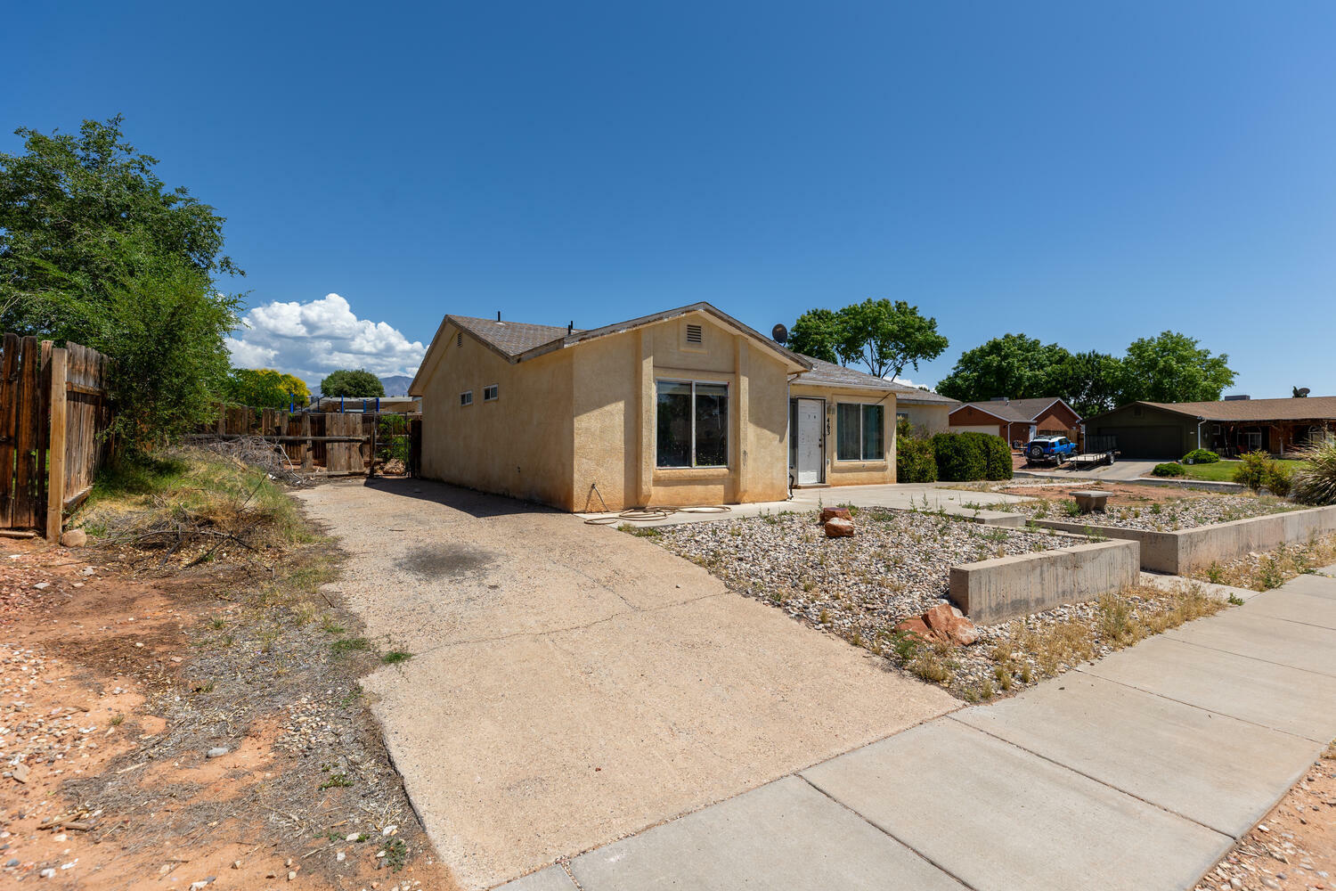 Property Photo: 463 N 2270 E Cir E UT 84790