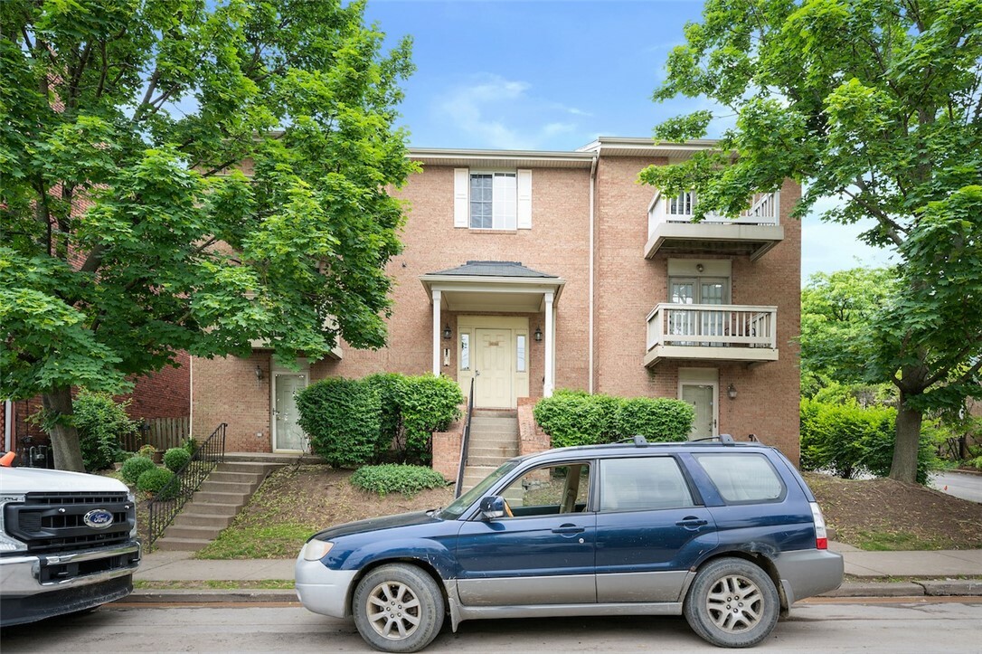Property Photo: 3266 Ward St 8 PA 15213