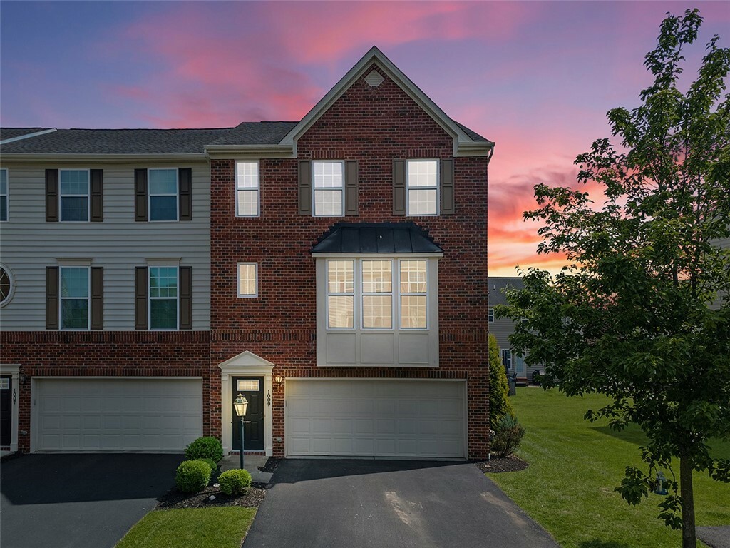 1009 Grey Fox Cir  Scott Twp - Sal PA 15017 photo