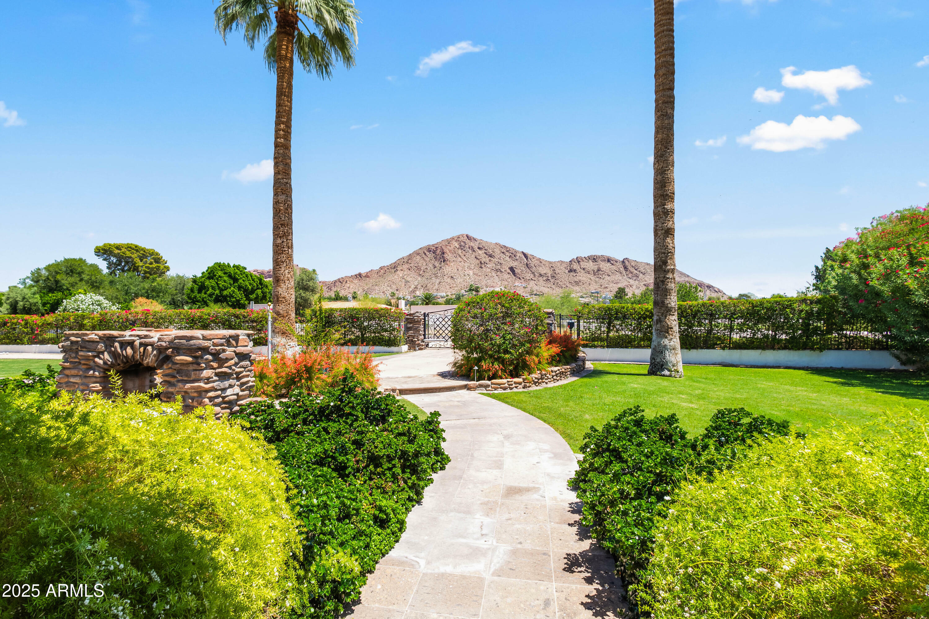 Property Photo: 5051 E Lafayette Boulevard AZ 85018