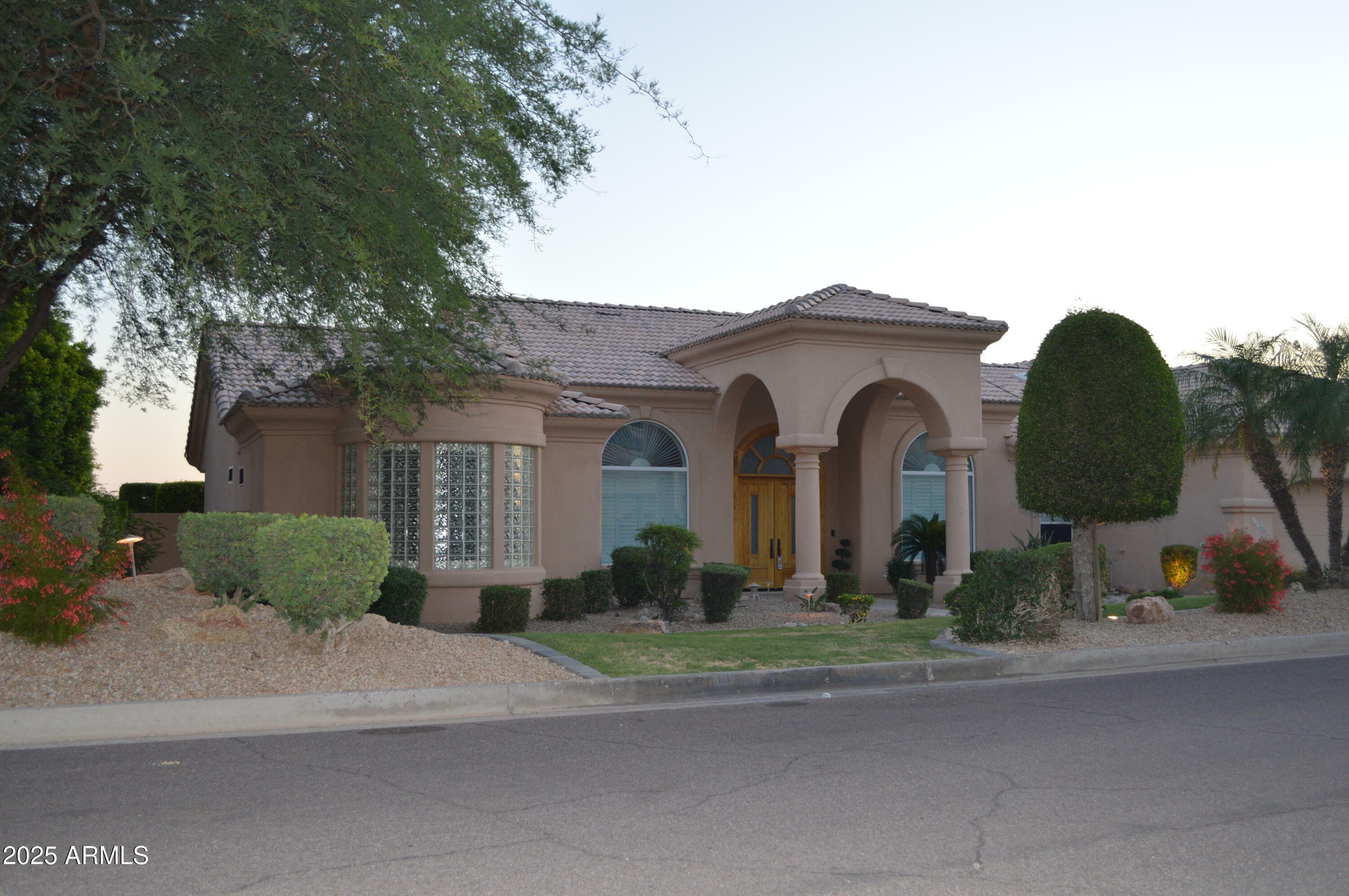 Property Photo: 11290 N 117th Street AZ 85259