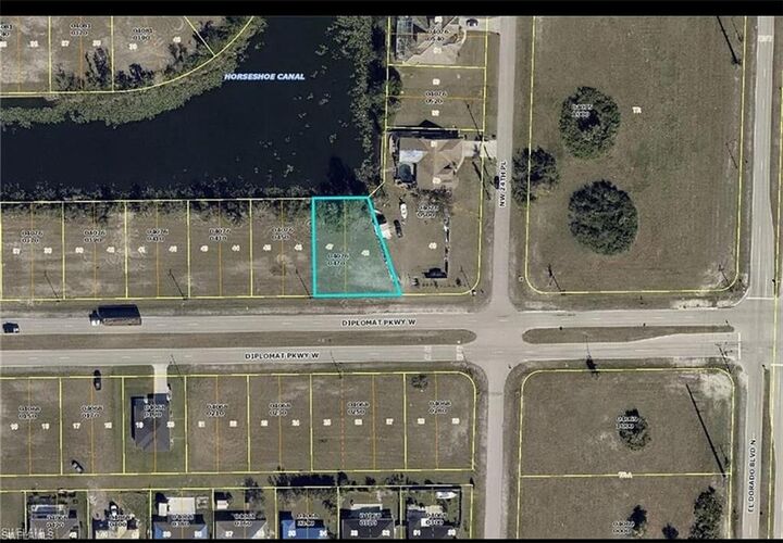 Property Photo: 2437 Diplomat Pkwy W FL 33993