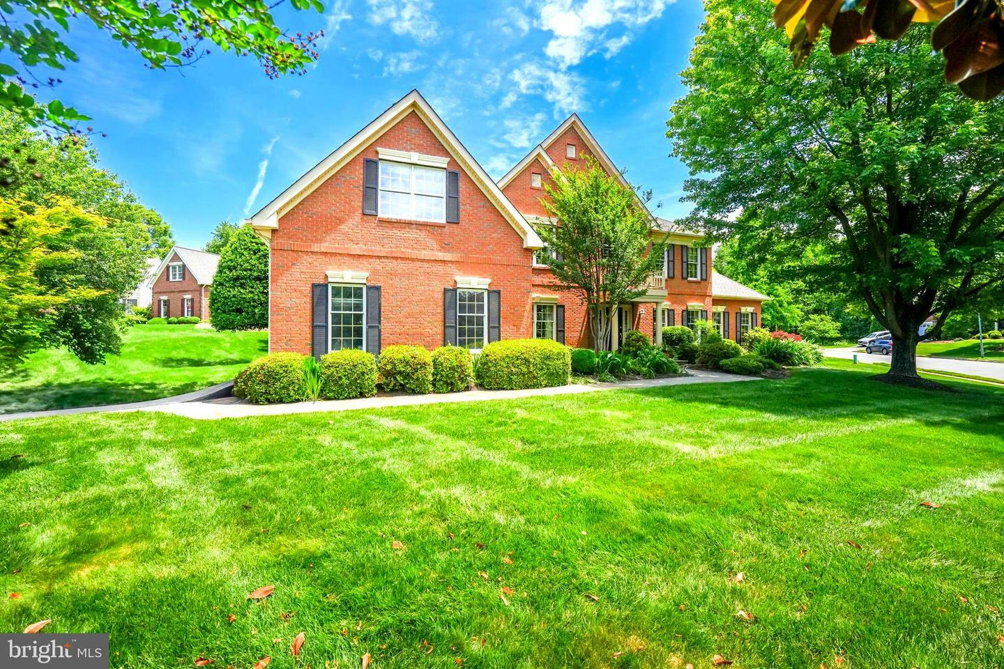 Property Photo: 12704 Autumn Crest Drive VA 20171