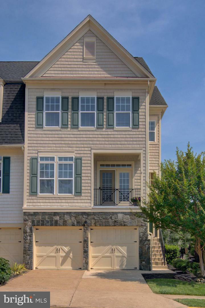 Property Photo: 18256 Ash Mill Terrace VA 20176
