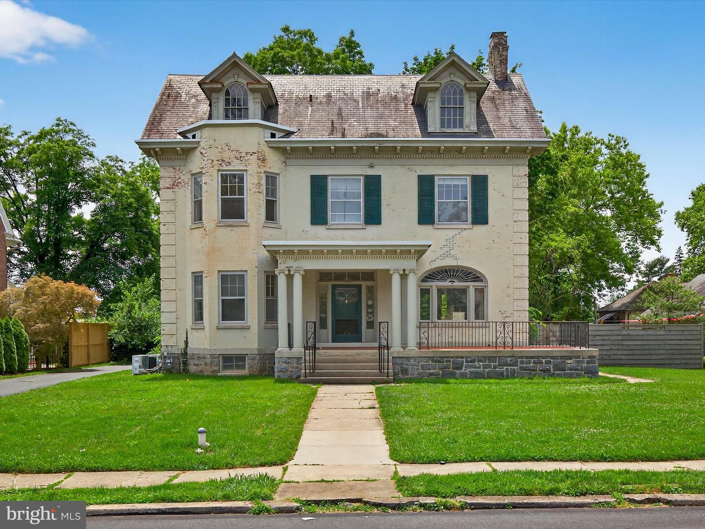 1070 Wheatland Avenue  Lancaster PA 17603 photo
