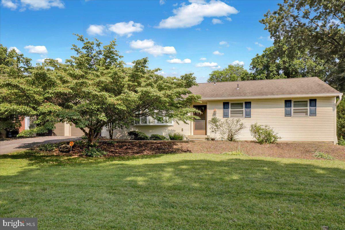 Property Photo: 77 Garden City Drive PA 17602