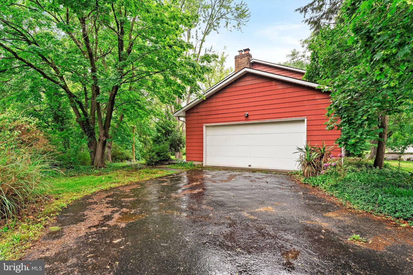Property Photo:  36 Brooktree Road  NJ 08520 
