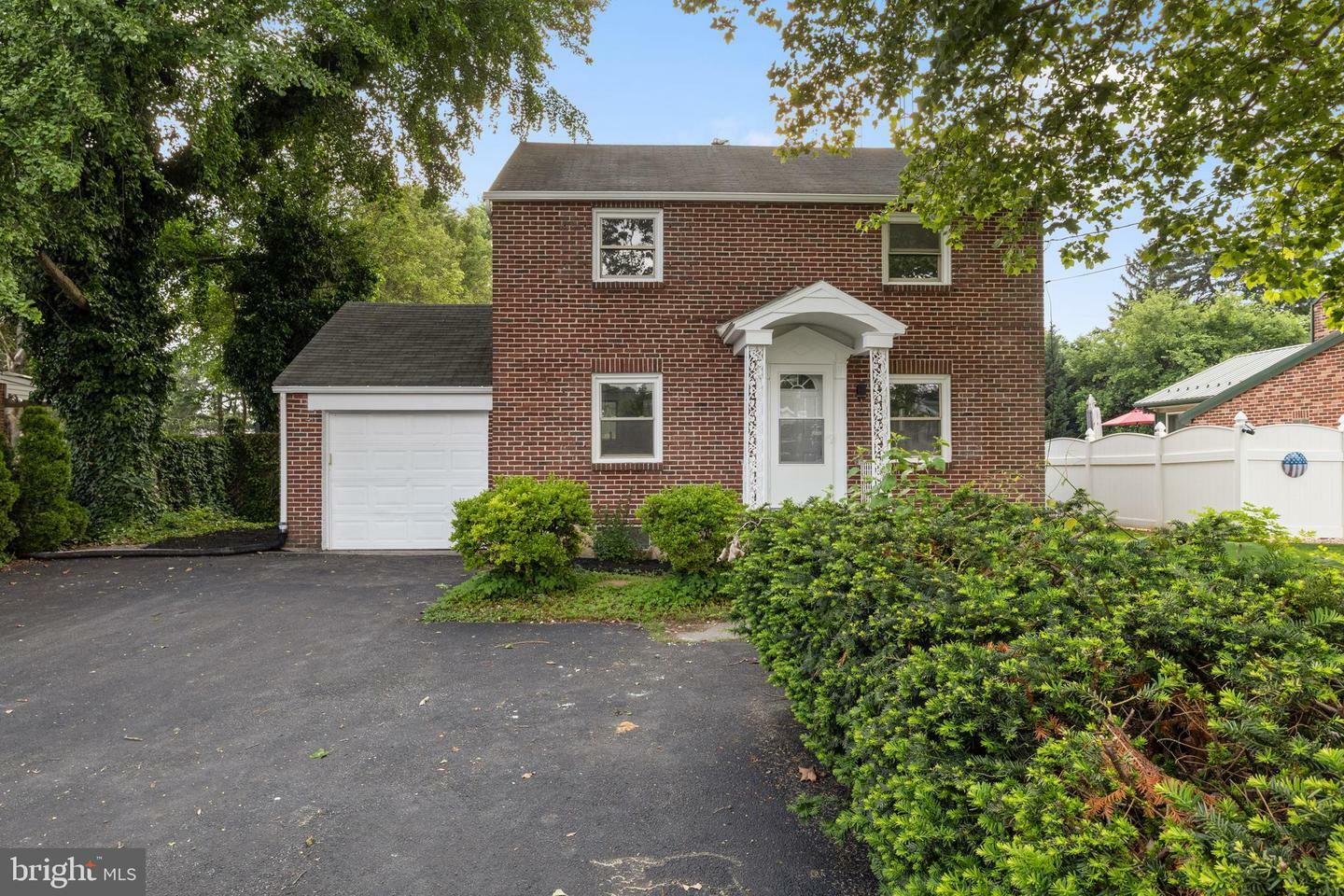 2628 N George Street  York PA 17406 photo