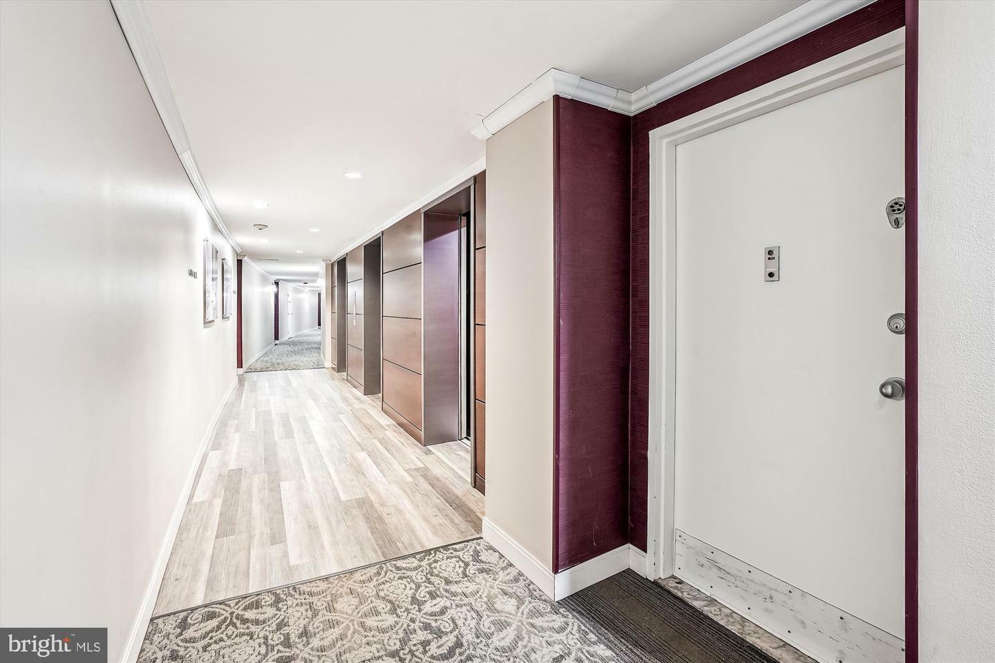 Property Photo: 6301 Stevenson Avenue 1010 VA 22304