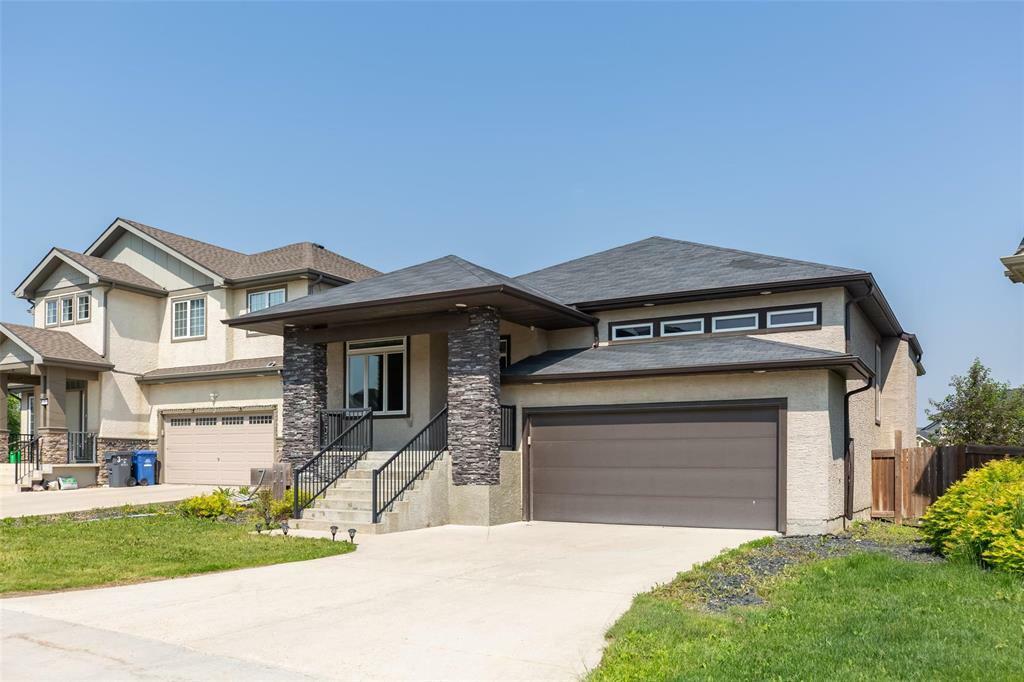 Property Photo: 7 Park Valley Road MB R3Y 0H3