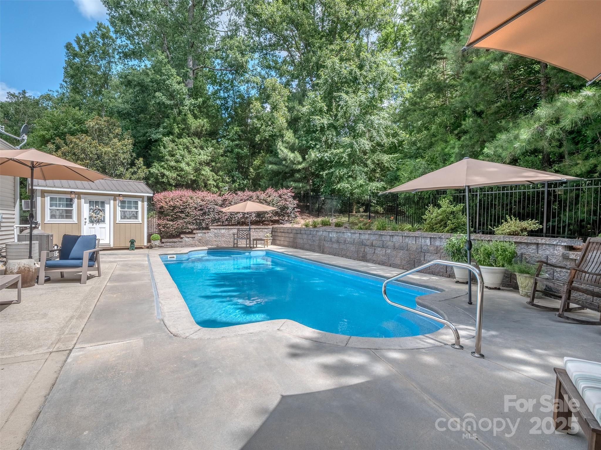 Property Photo:  7700 Antique Circle  NC 28173 