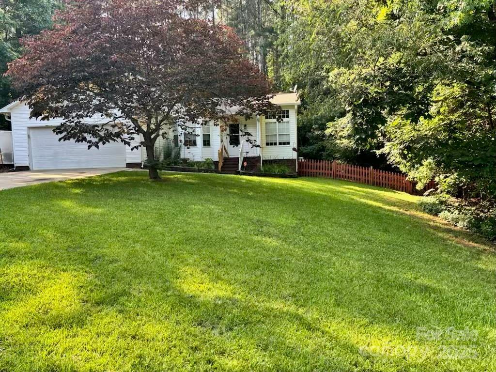 Property Photo: 1920 Waldeck Court NC 28124