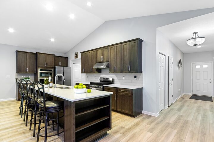 Property Photo:  1333 Andy Way  OH 43062 