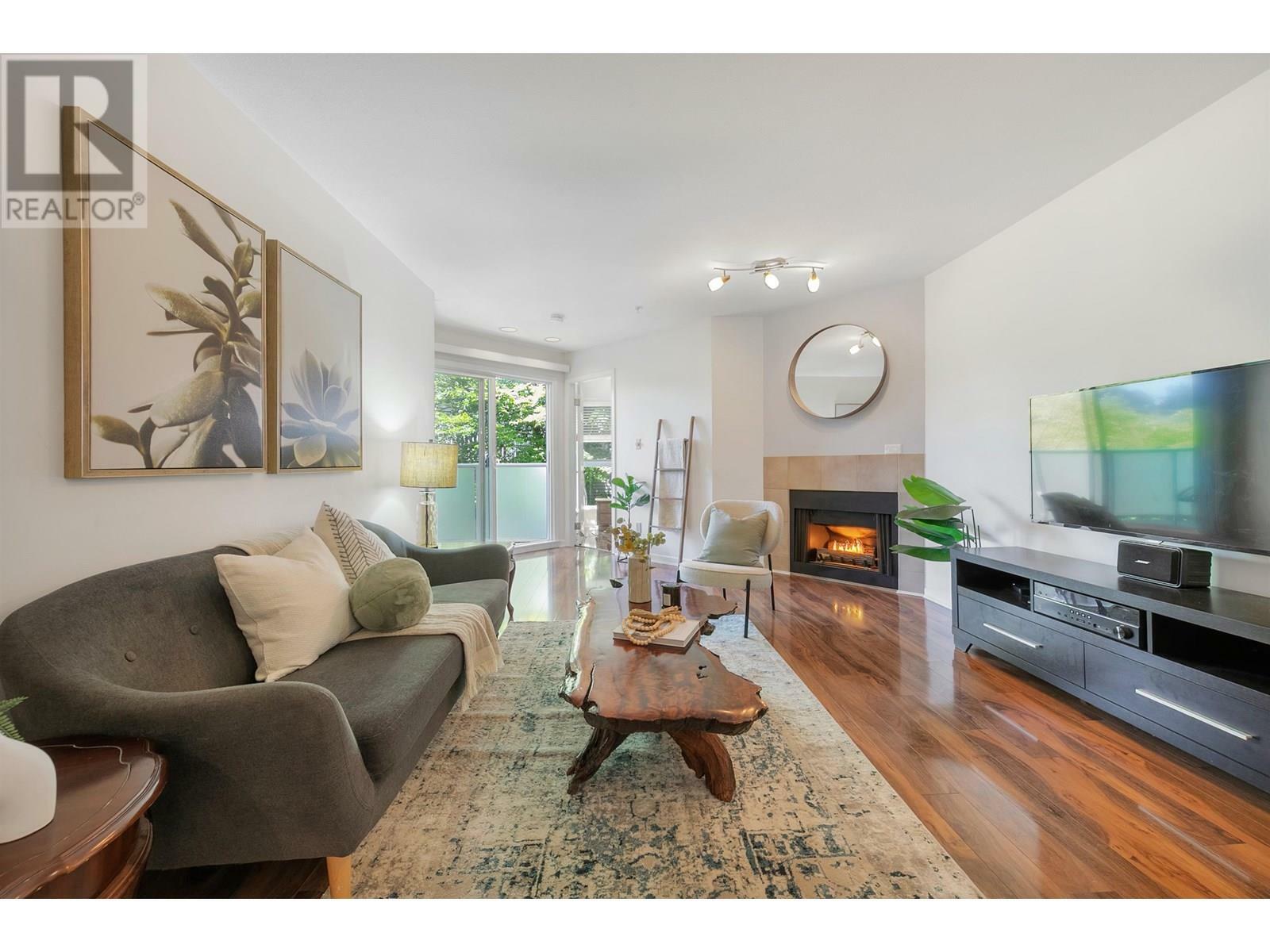Photo de la propriété: 518 Thirteenth Street 309 BC V3M 4L9