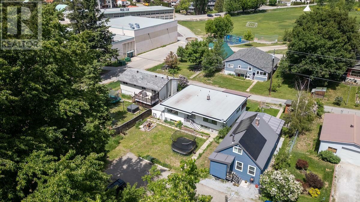 Property Photo: 2120 Third Avenue BC V0G 1Y0