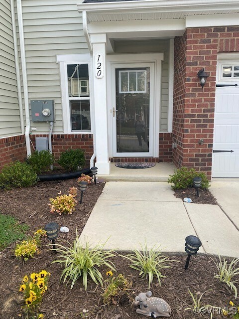 Property Photo: 120 De La Warr Arch VA 23185