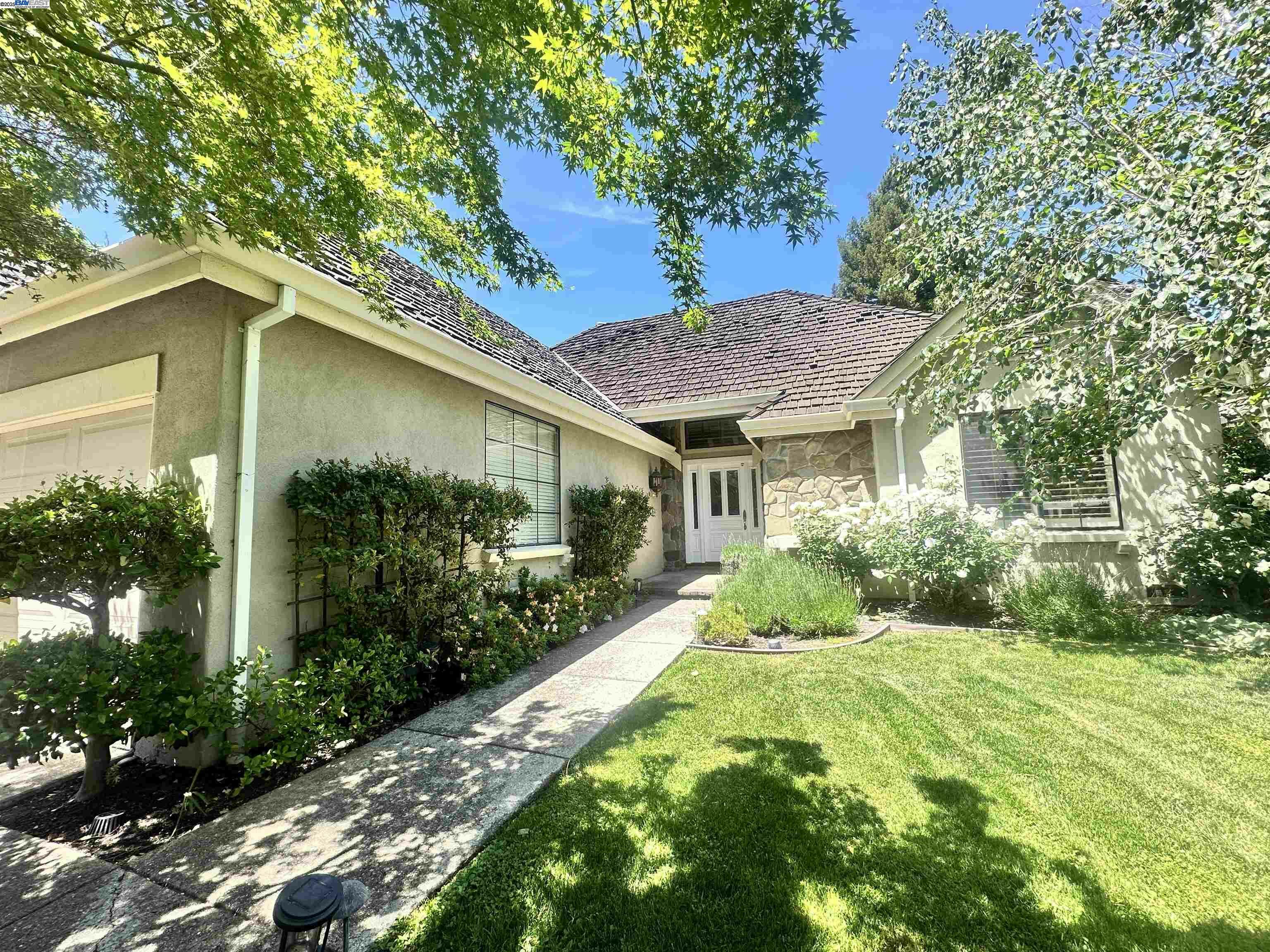 Property Photo: 158 Golden Ridge Rd CA 94507