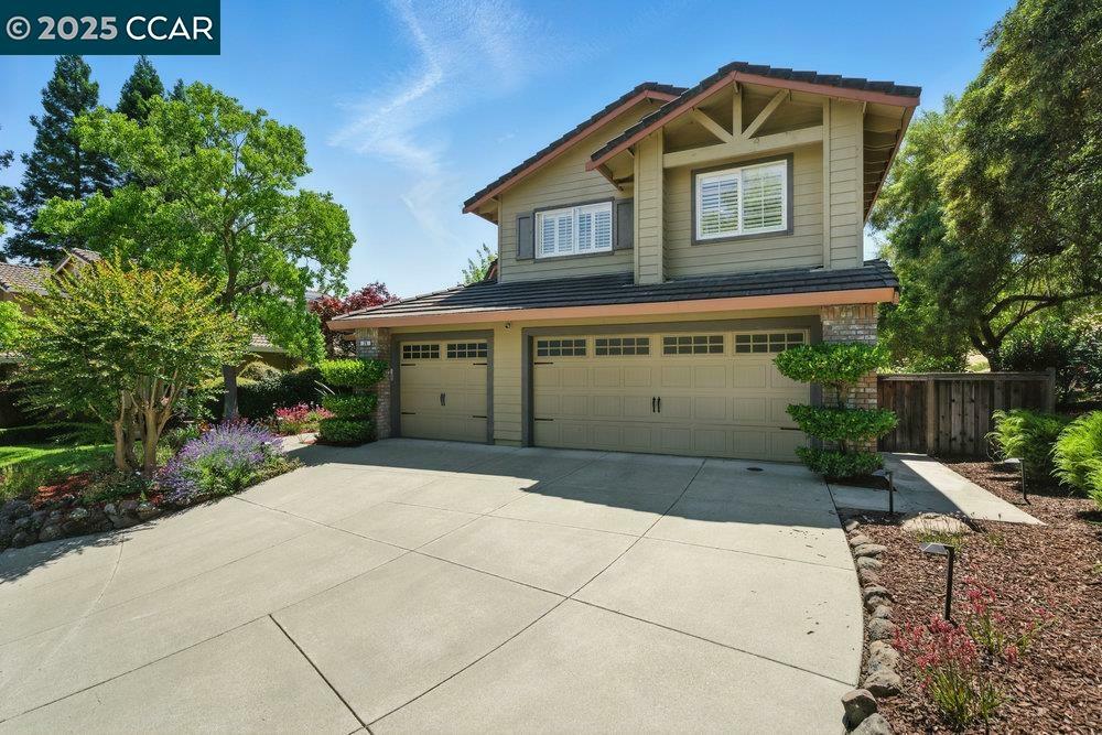Property Photo: 29 Blue Haven Ct CA 94506