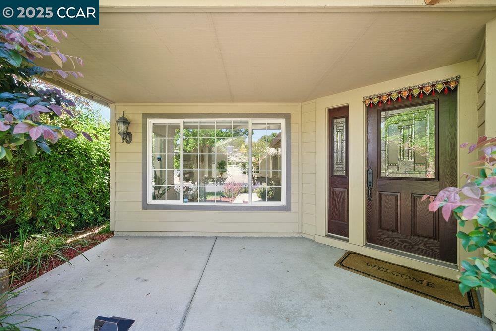 Property Photo: 29 Blue Haven Ct CA 94506