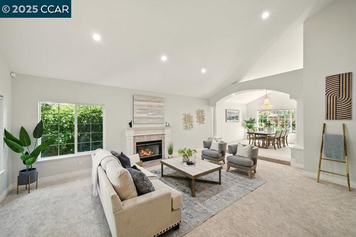 Property Photo:  29 Blue Haven Ct  CA 94506 