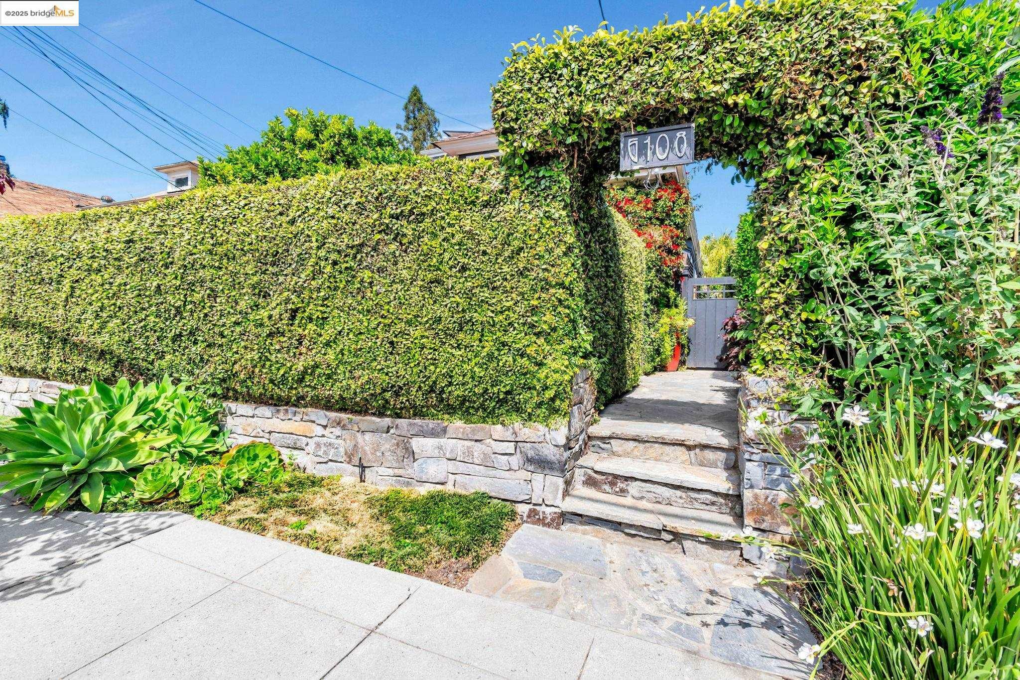 6108 Hillegass Ave  Oakland CA 94618 photo