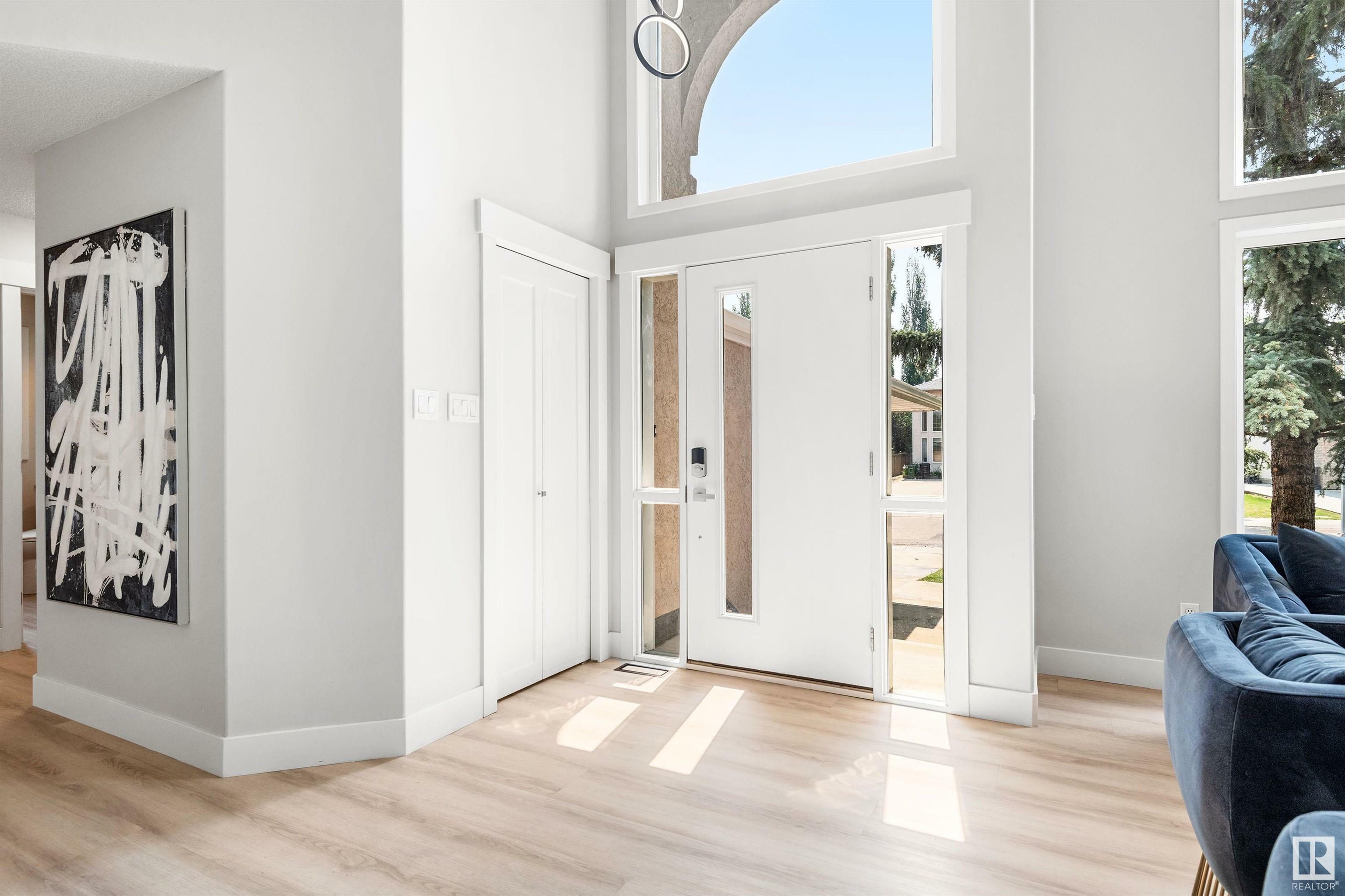 Photo de la propriété: 554 Butterworth Way NW AB T6R 2N4
