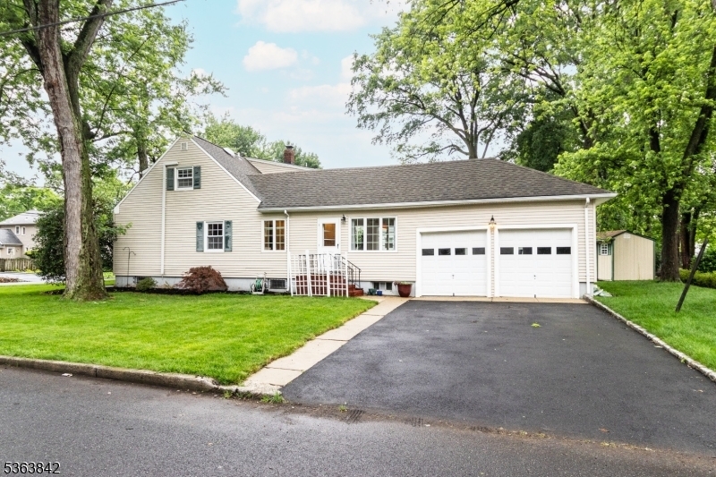 Property Photo: 27 Poplar Pl NJ 07023